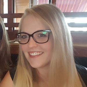 Meet your Posher, Katelyn